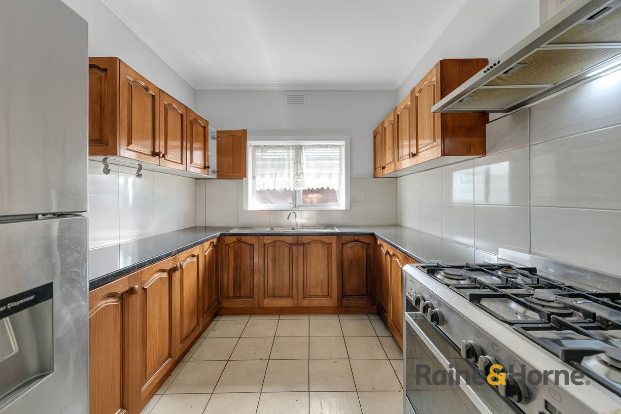 1/4 Dickinson Street — photo 13 of 20