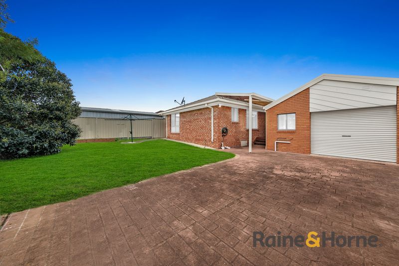 28 Cassinia Crescent — photo 4 of 19