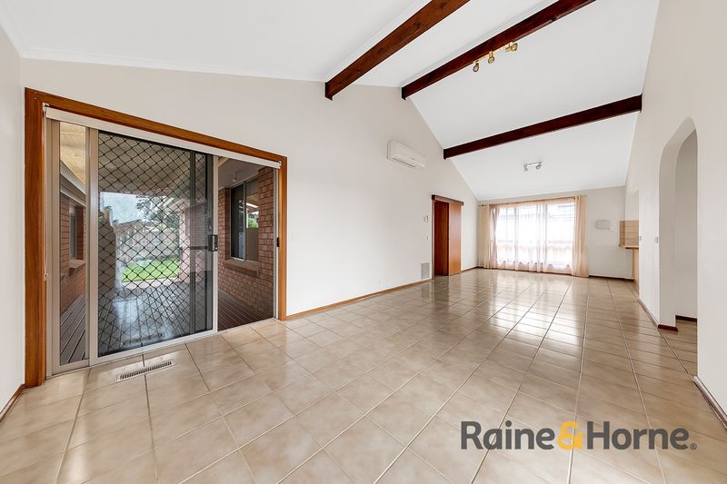 28 Cassinia Crescent — photo 7 of 19