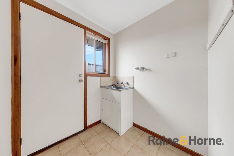 28 Cassinia Crescent — photo 12 of 19