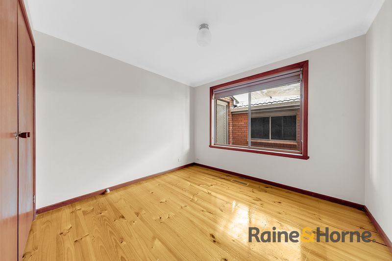 28 Cassinia Crescent — photo 14 of 19