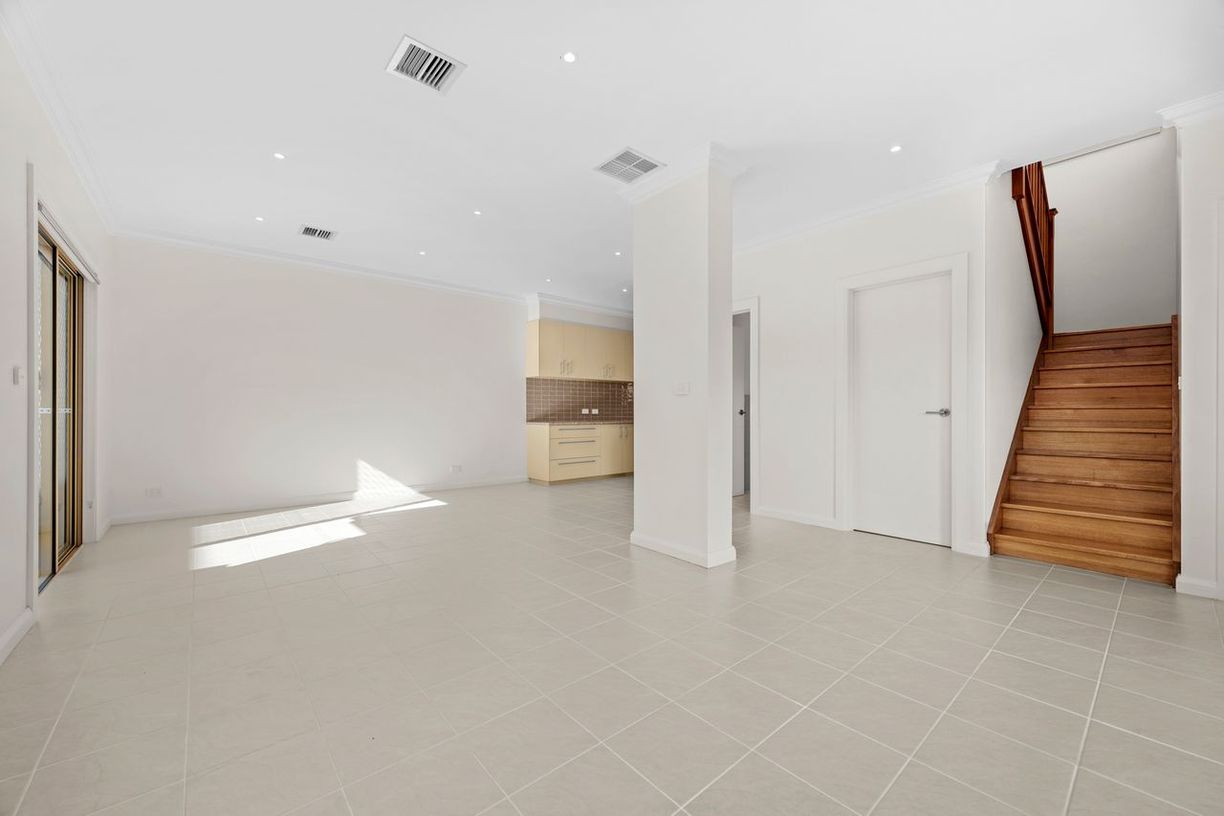 13 Kinlock Street — photo 2 of 13