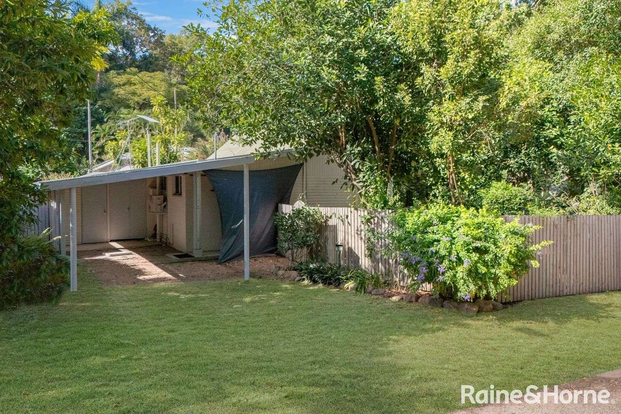 1/17 Appian Way — photo from Raine & Horne Magnetic Island
