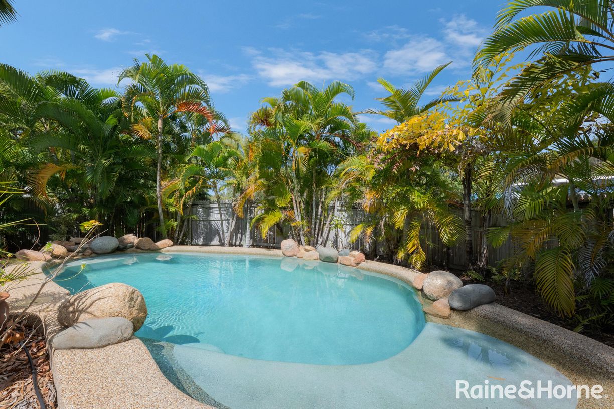 9 Pirie Street — photo from Raine & Horne Magnetic Island