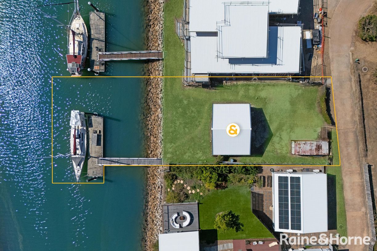 22A Esplanade — photo from Raine & Horne Magnetic Island