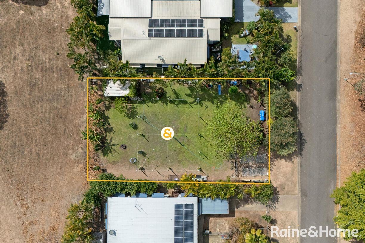 7 Pirie Street — photo from Raine & Horne Magnetic Island