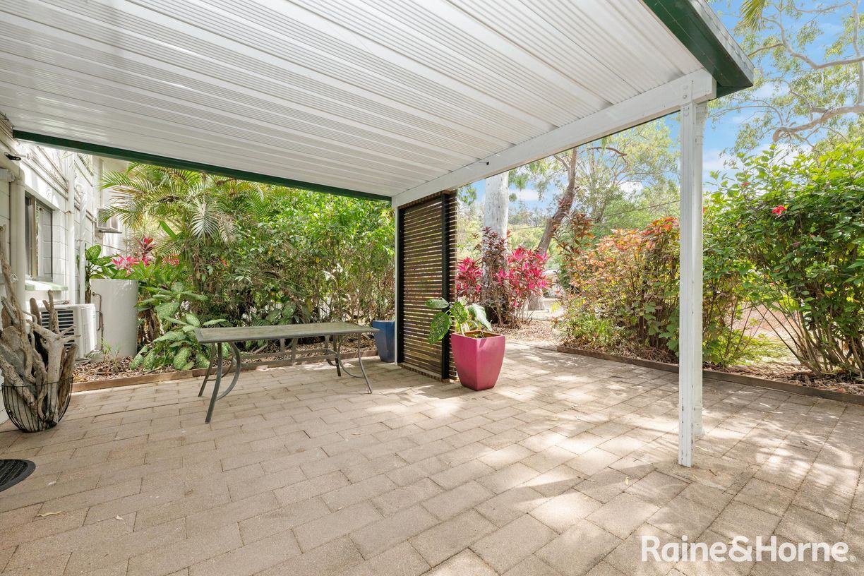 3/2 Endeavour Road — photo 9 of 17
