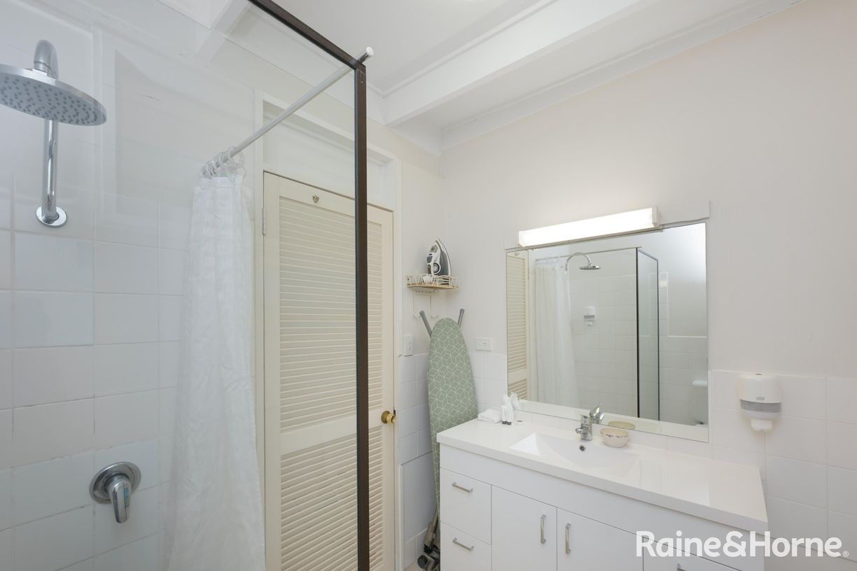 16/61-79 Mandalay Avenue — photo 4 of 17