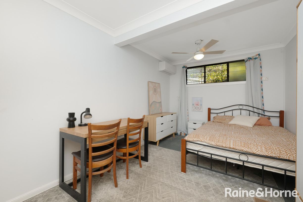 8/7-9 Rheuben Terrace — photo 12 of 28