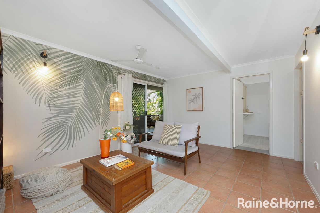 8/7-9 Rheuben Terrace — photo 4 of 28