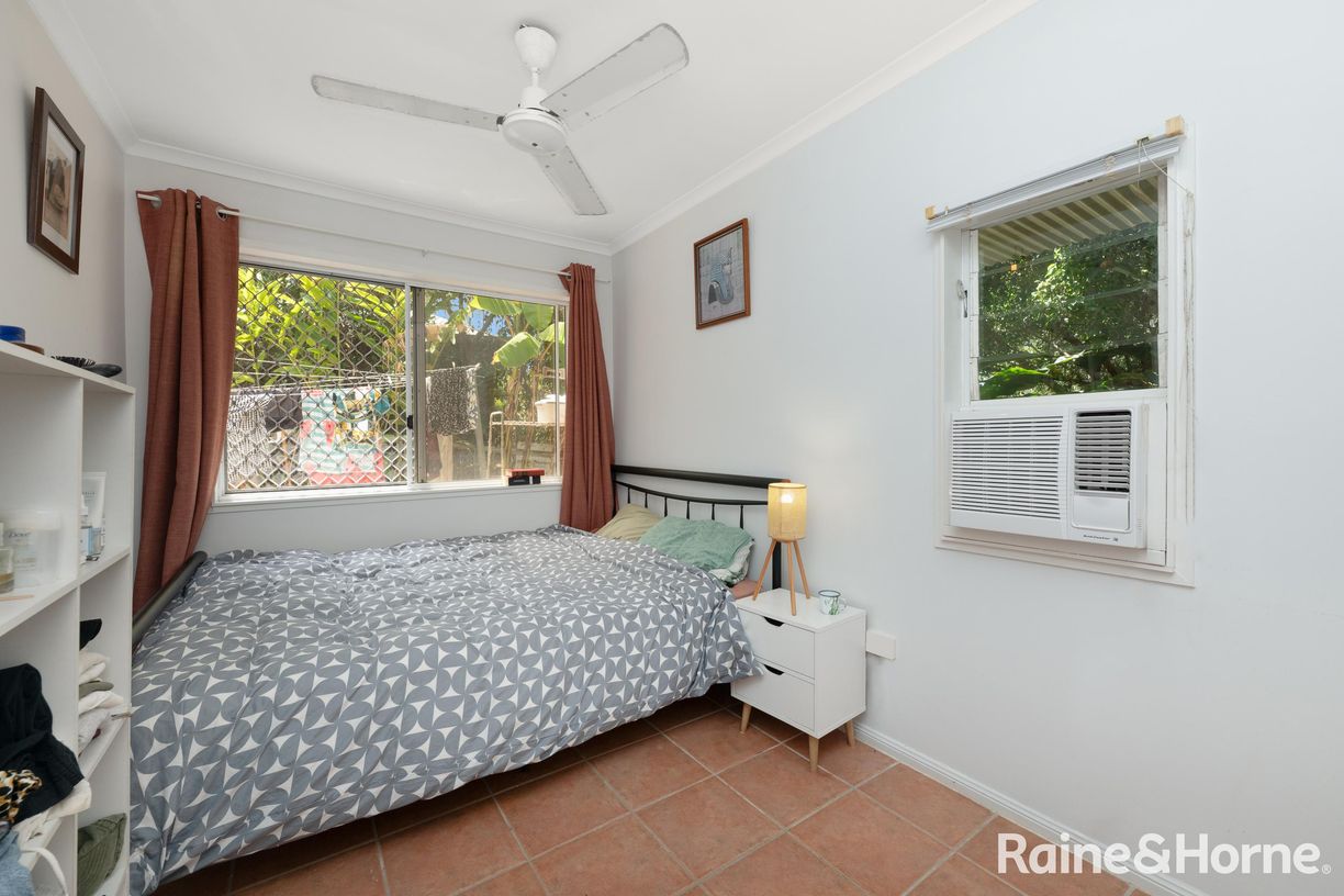 8/7-9 Rheuben Terrace — photo 13 of 28