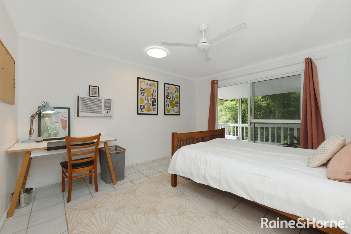 8/7-9 Rheuben Terrace — photo 7 of 28
