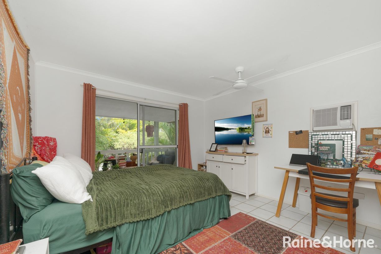 8/7-9 Rheuben Terrace — photo 8 of 28