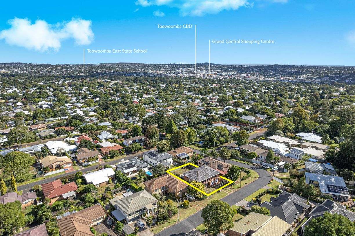 20 Barrymount Crescent, Mount Lofty QLD 4350