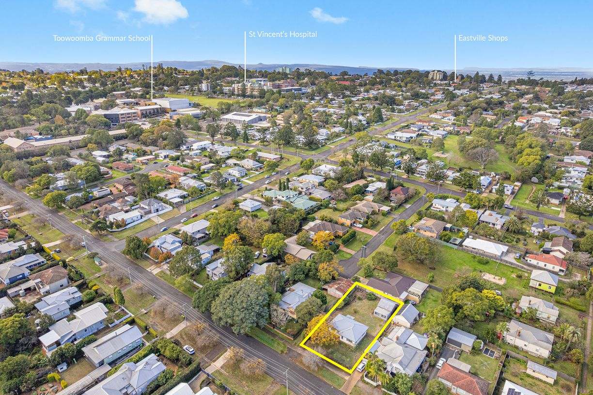 24 John Street — photo from Raine & Horne Toowoomba