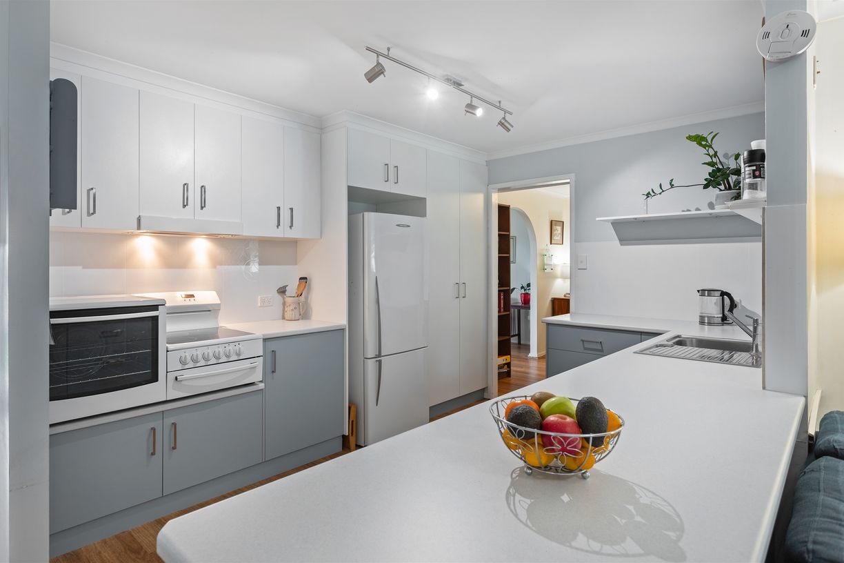 4 Gloucester Crescent — photo 3 of 19