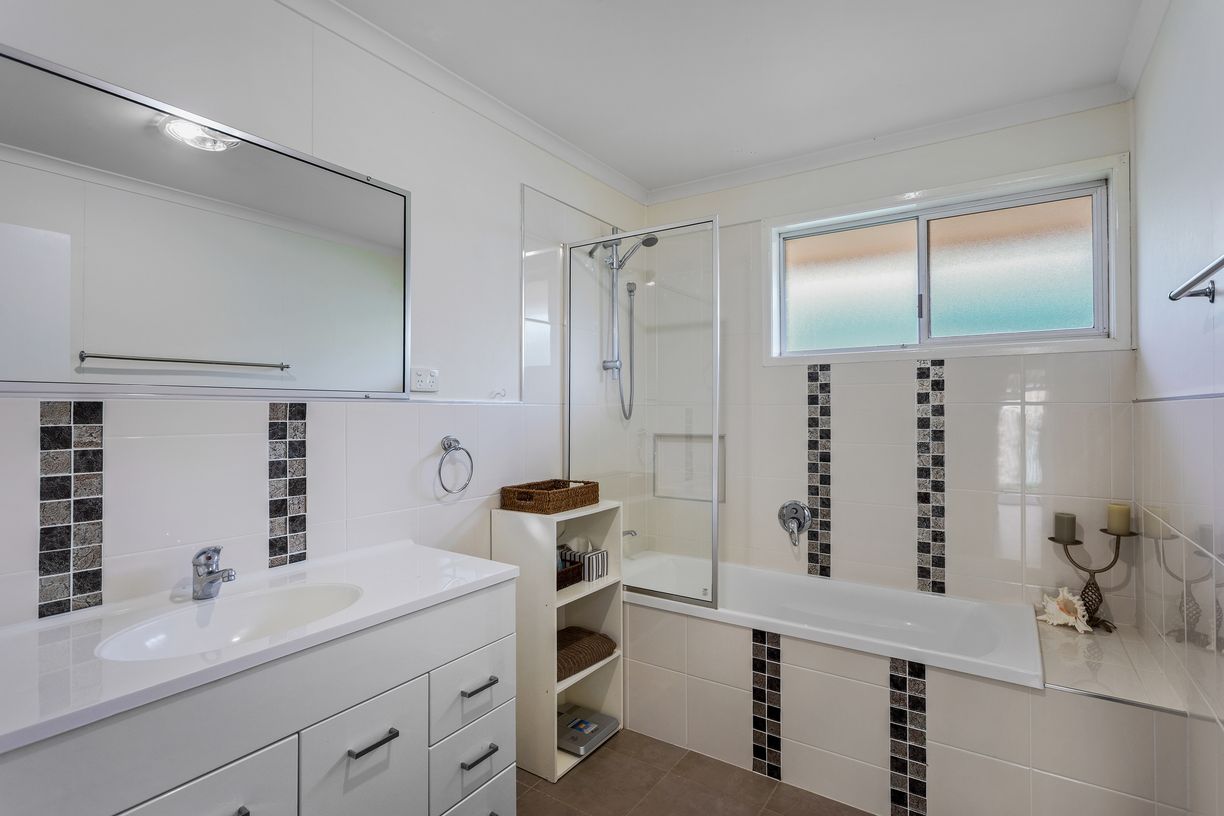 4 Gloucester Crescent — photo 8 of 19