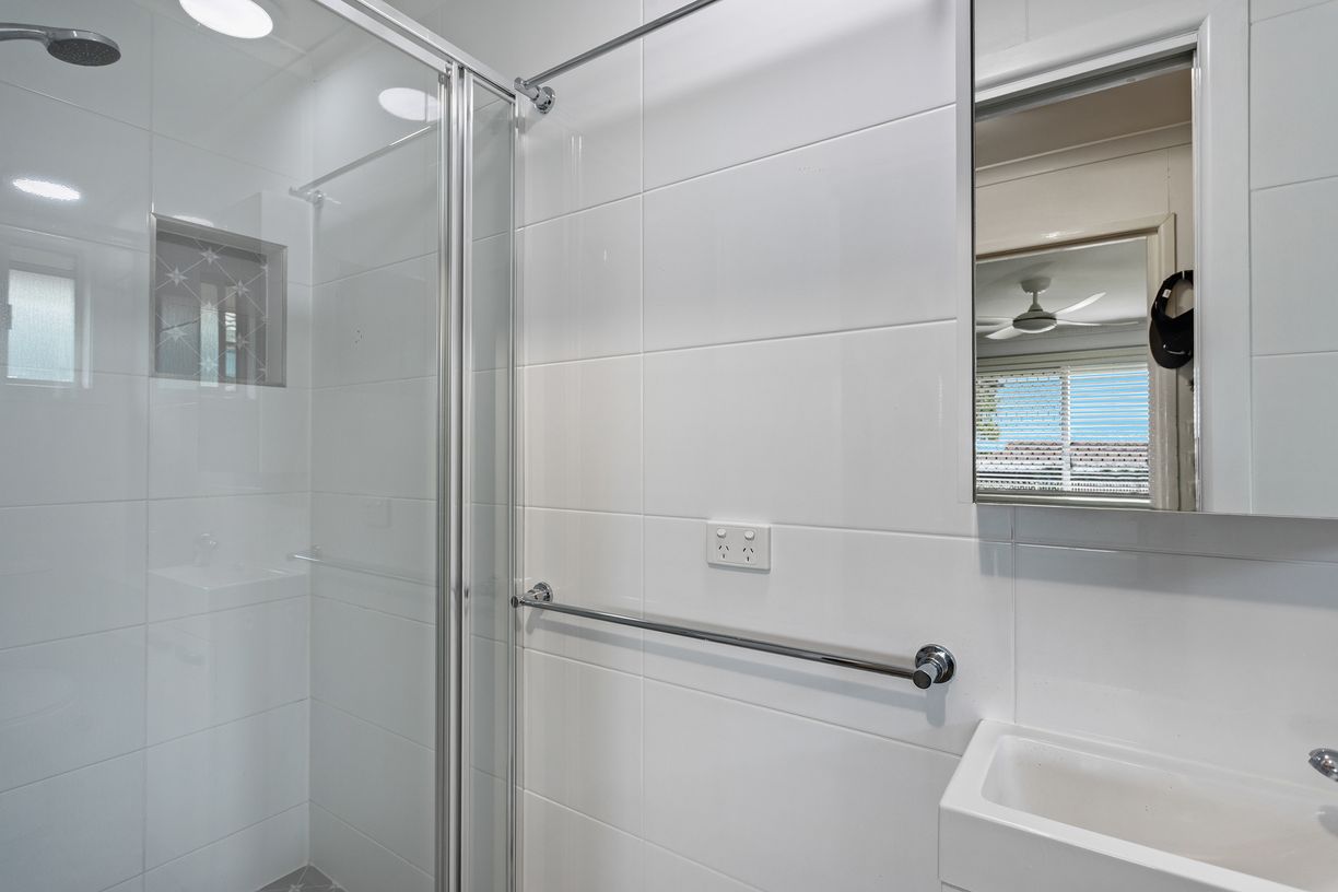4 Gloucester Crescent — photo 10 of 19