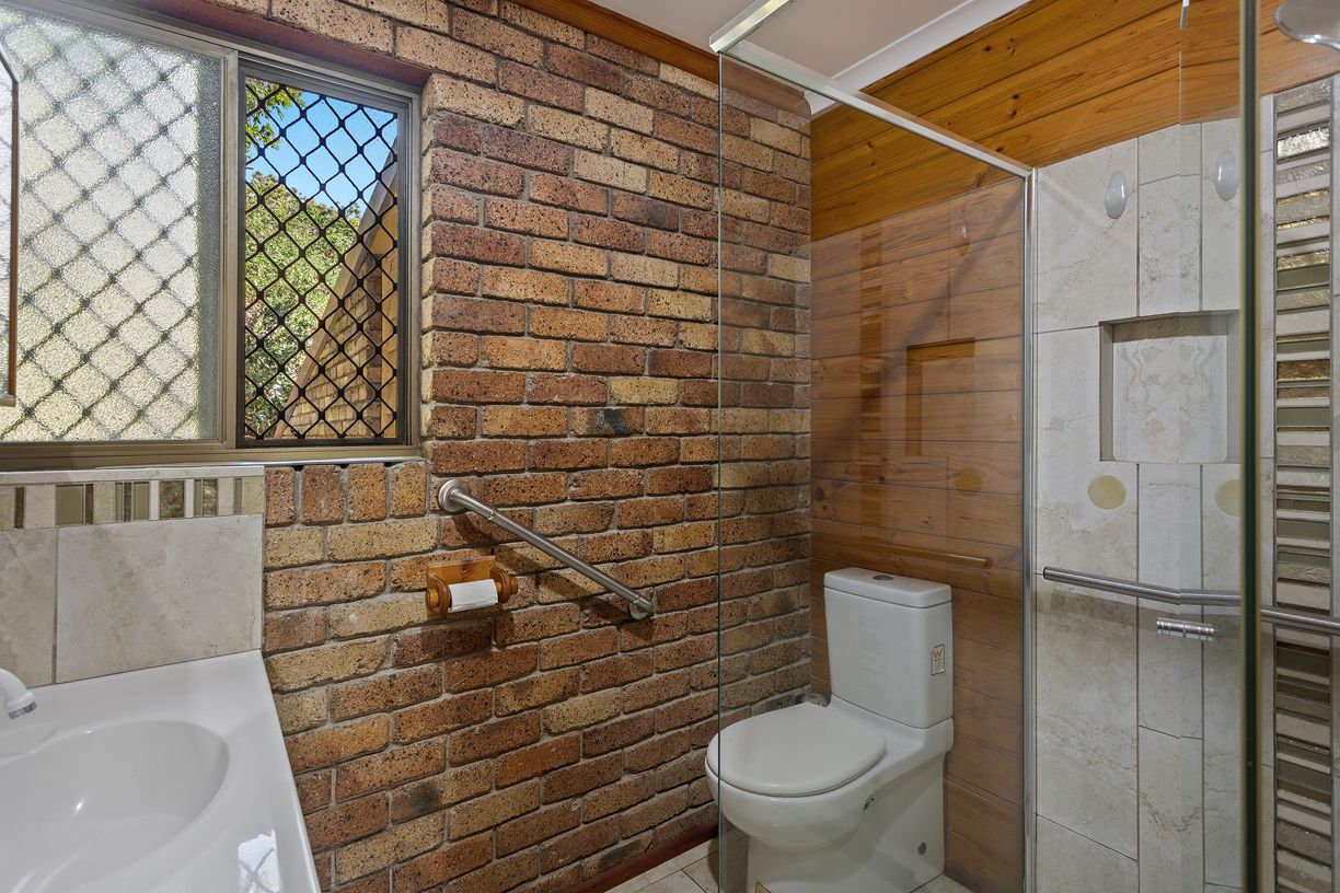 59 Mackenzie Street — photo 9 of 22