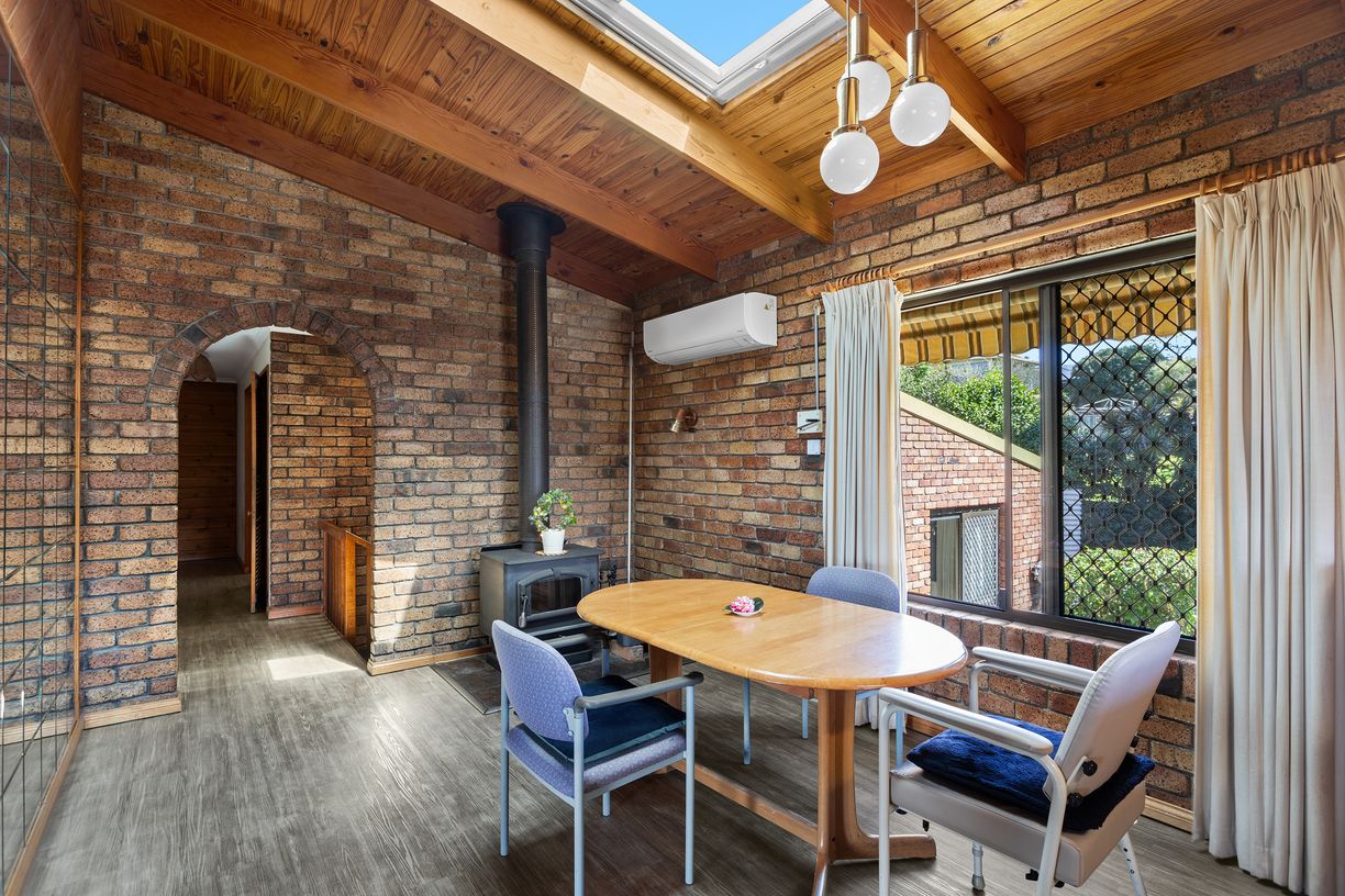 59 Mackenzie Street — photo 4 of 22