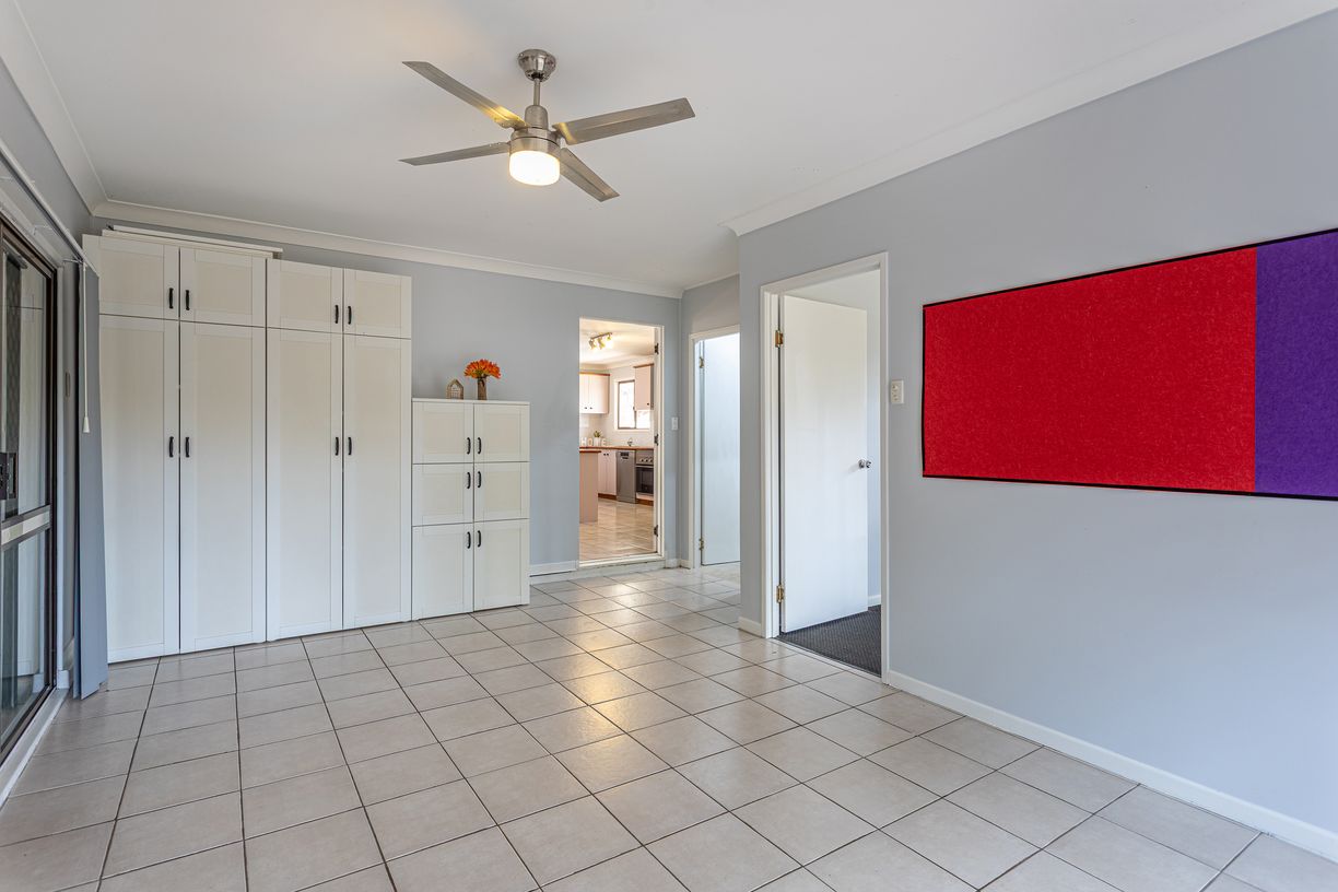 22 Amos Crescent — photo 2 of 18