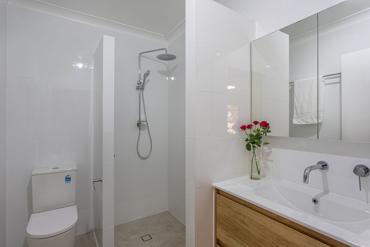 22 Amos Crescent — photo 4 of 18