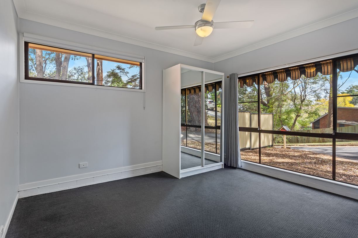 22 Amos Crescent — photo 3 of 18