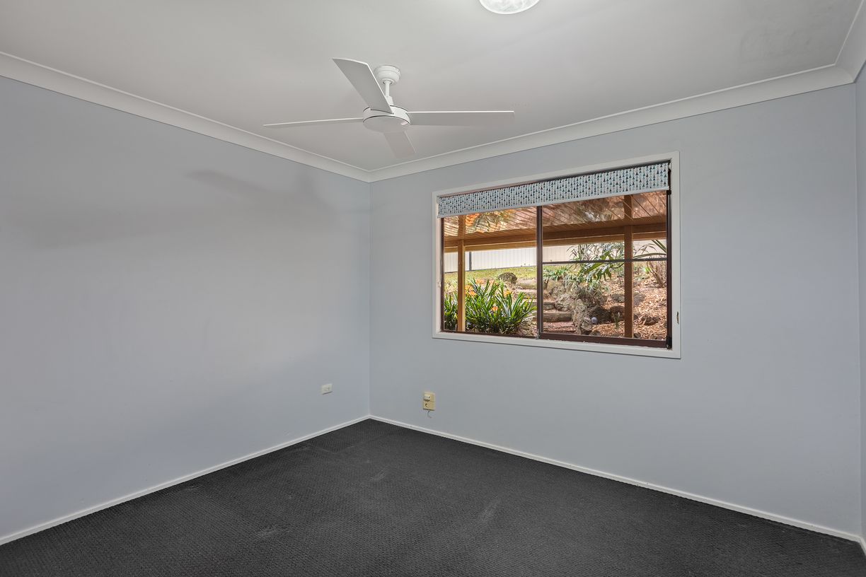 22 Amos Crescent — photo 10 of 18