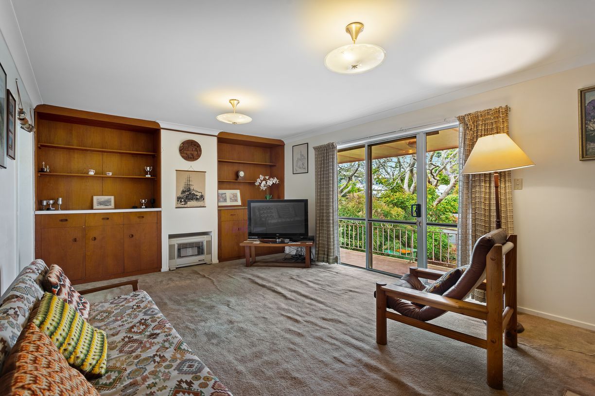 35 Mina Street — photo 3 of 21