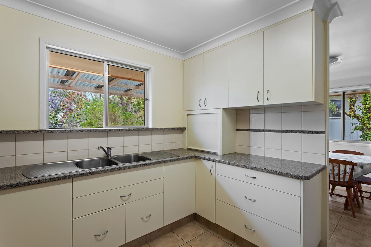 35 Mina Street — photo 6 of 21