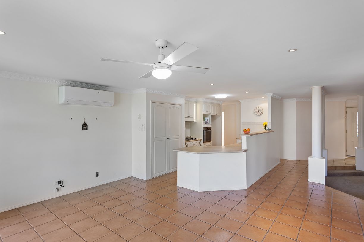 30 Paulene Crescent — photo 5 of 13