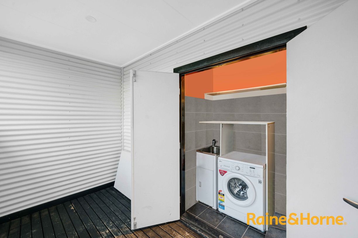 25 Lindsay Avenue — photo 12 of 14
