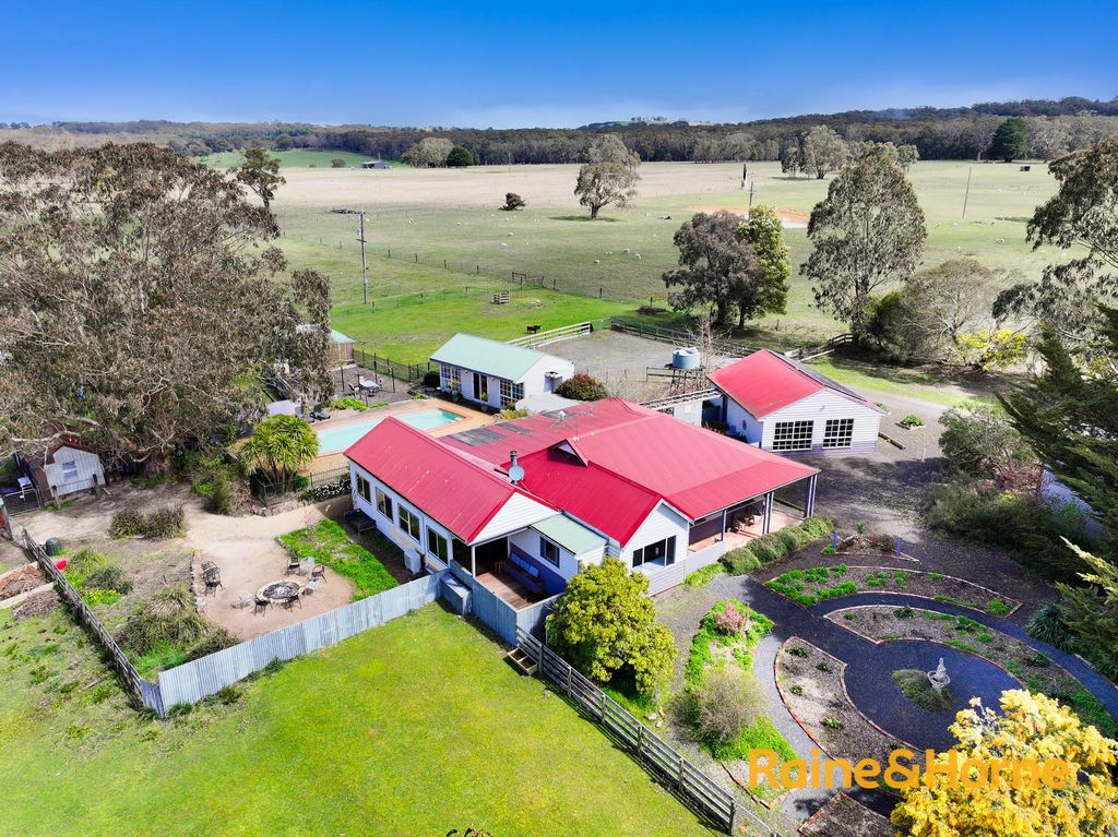 460 Moorabool West Road — photo from Raine & Horne Bacchus Marsh