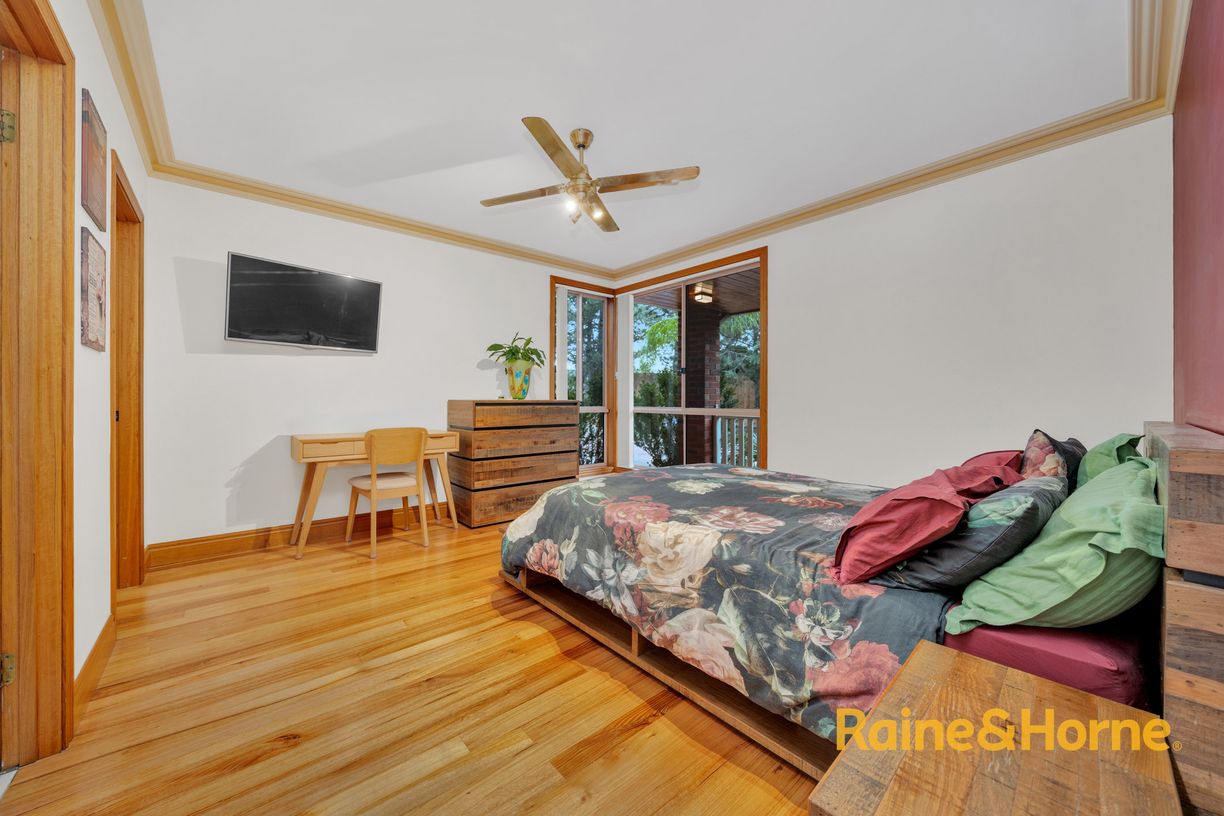19 Carey Crescent — photo 11 of 30