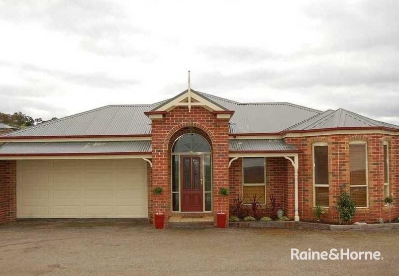 34 Manning Boulevard — photo from Raine & Horne Bacchus Marsh