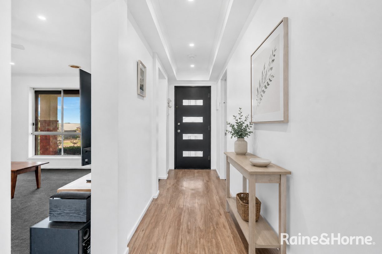 78 Clifton Drive — photo 3 of 26