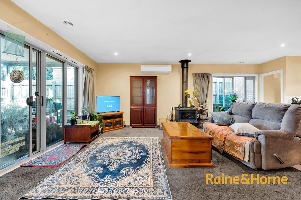 14 Sheehan Court — photo 8 of 22
