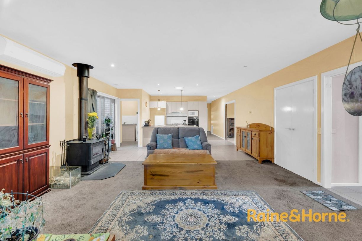 14 Sheehan Court — photo 4 of 22