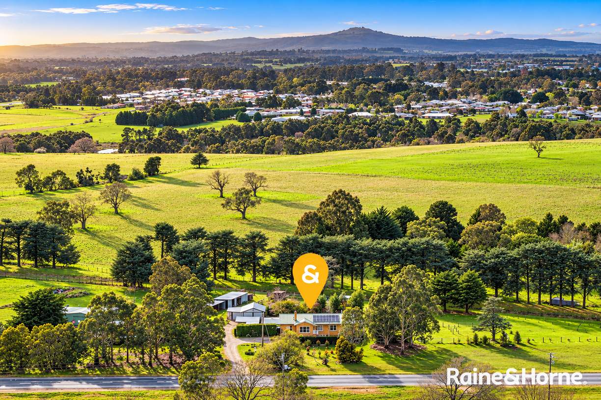 5570 Geelong-Ballan Road — photo from Raine & Horne Bacchus Marsh