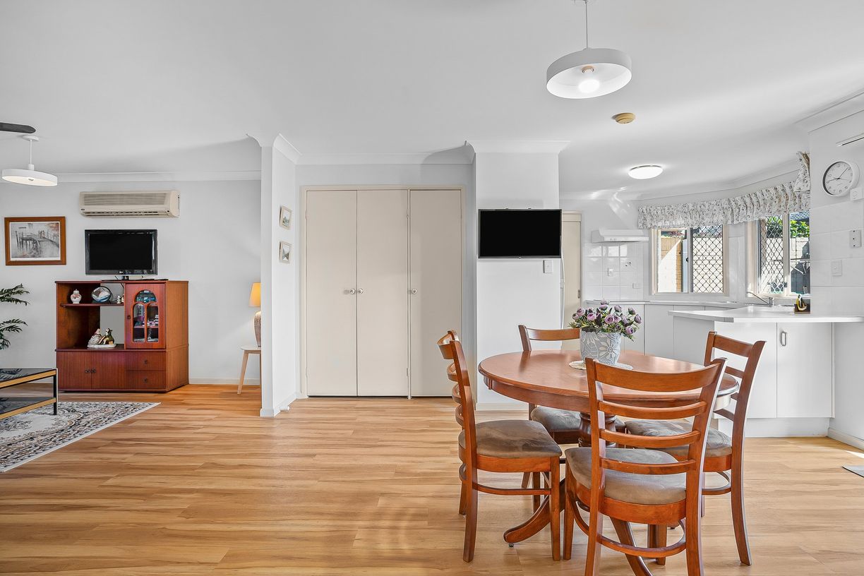 16/2 Norvell Grove — photo 9 of 21
