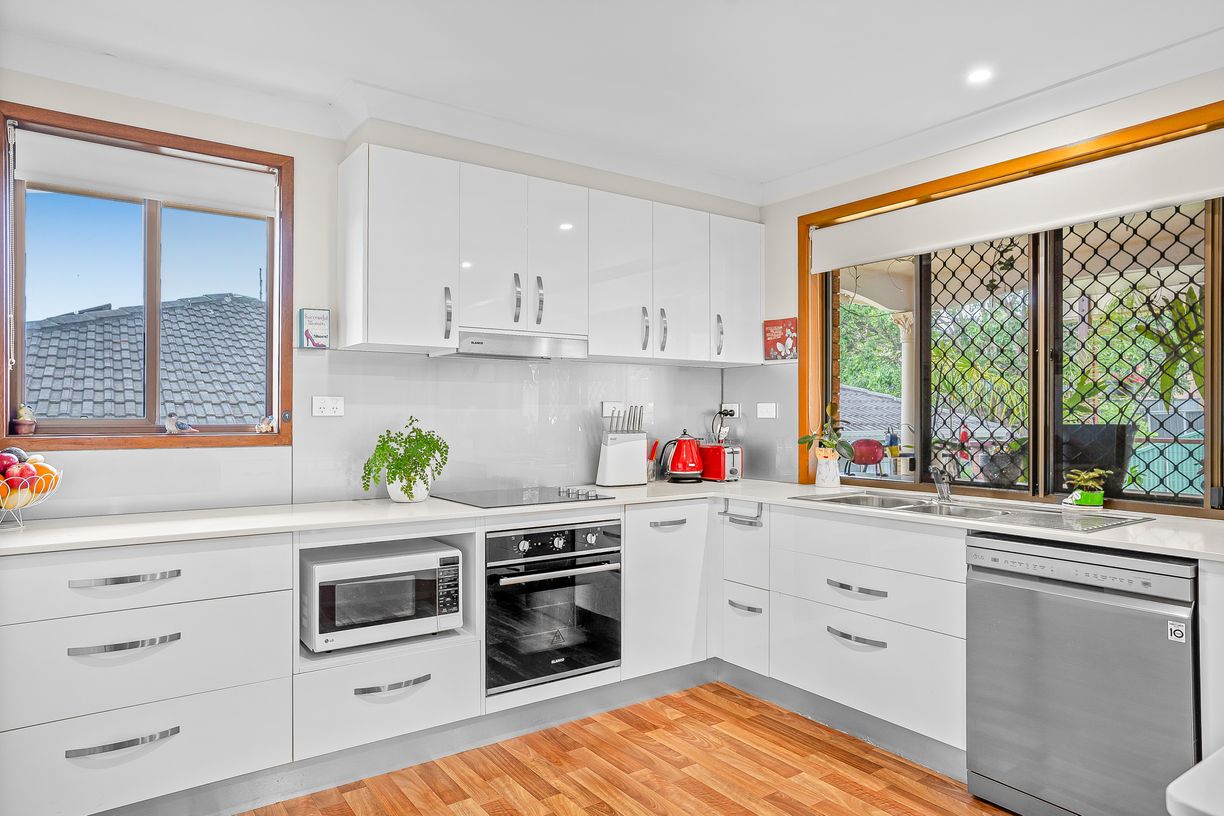 12 Kruseana Avenue — photo 4 of 21