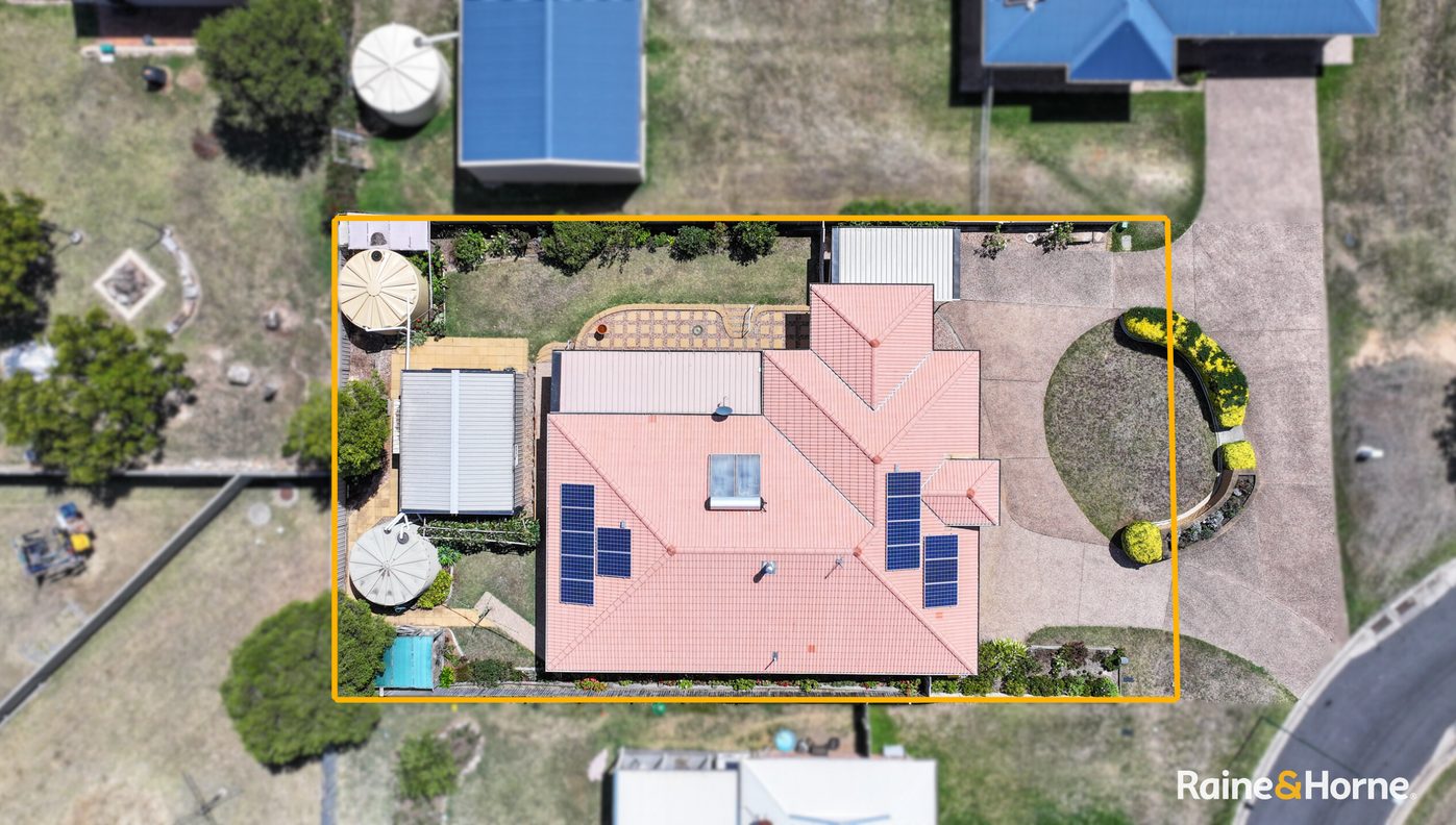 30 Boronia Drive — photo 3 of 28