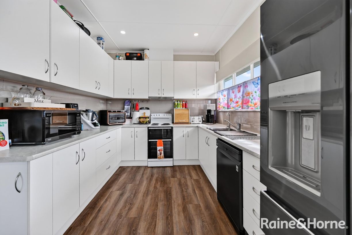 32 George Street — photo 8 of 24