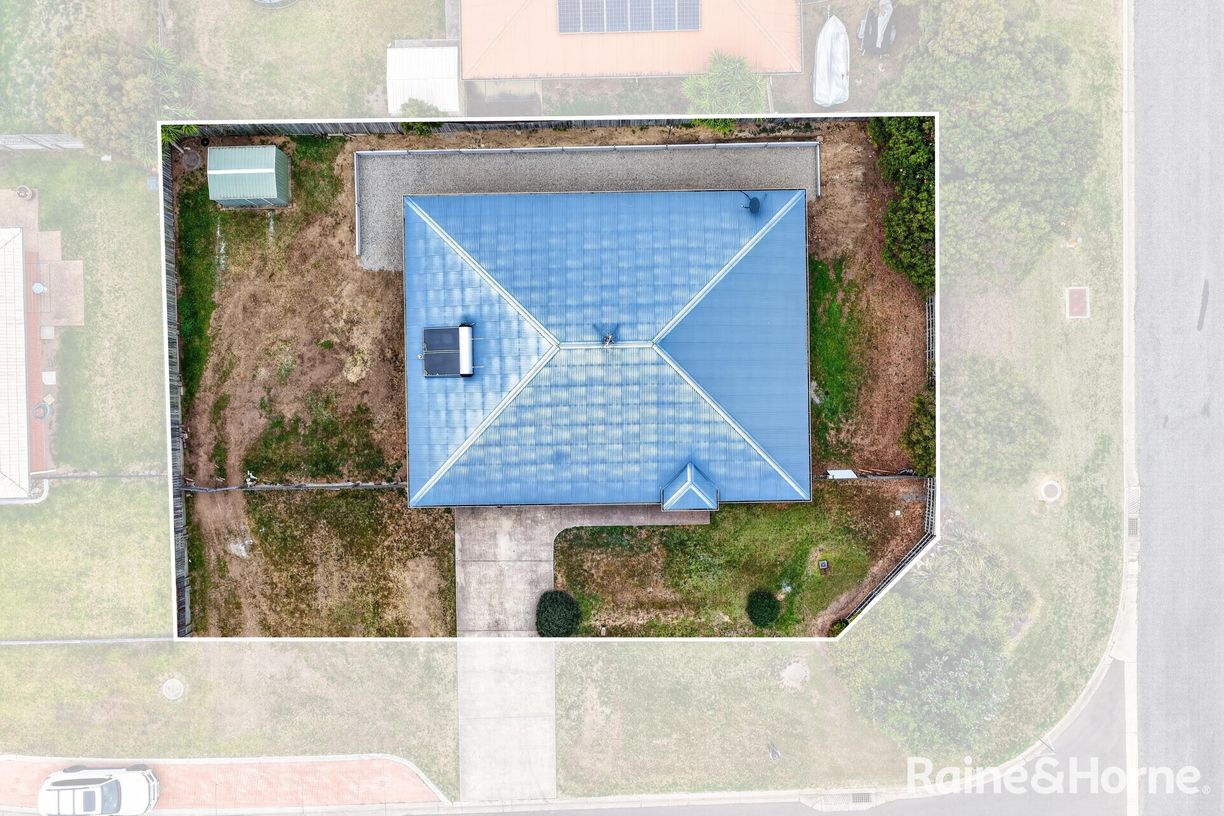 1 Boronia Drive — photo 3 of 28