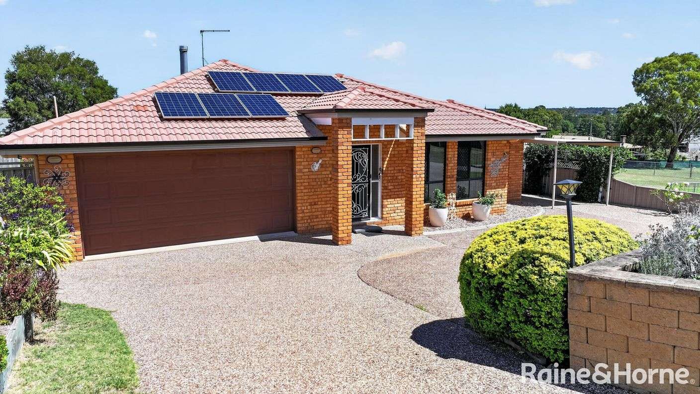 30 Boronia Drive — photo 2 of 28