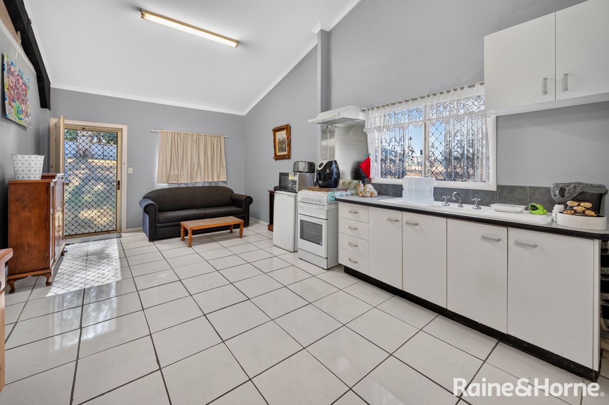 28 Taylor Street — photo 17 of 30