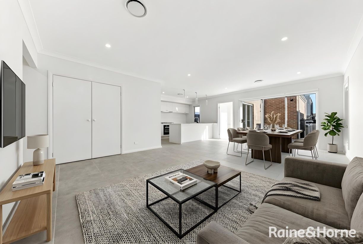 11 Heath Road — photo 2 of 30