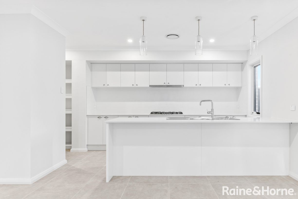 11 Heath Road — photo 10 of 30