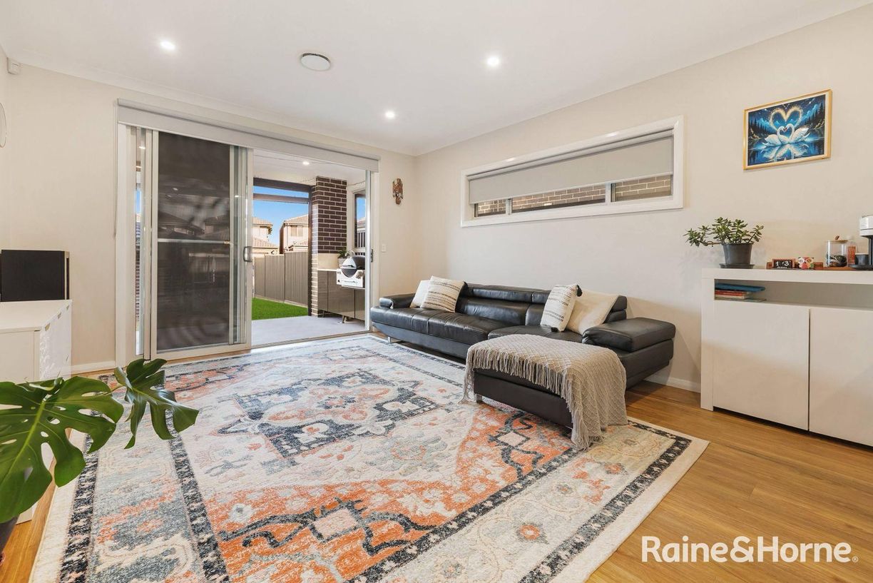 24 Amru Crescent — photo 5 of 14