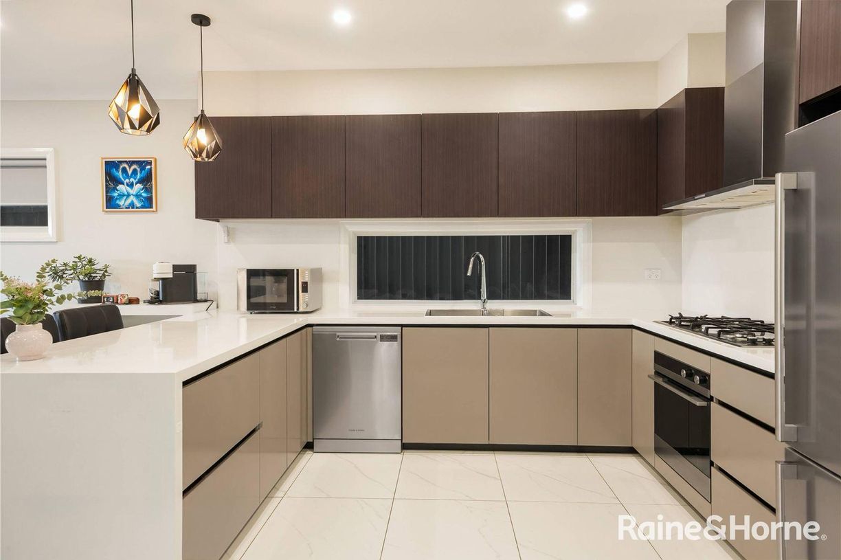 24 Amru Crescent — photo 3 of 14